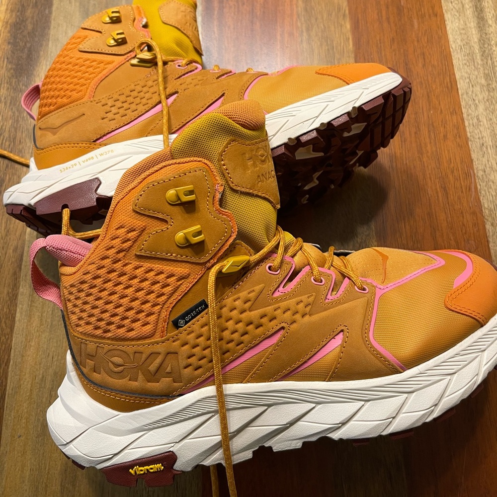 New Women’s Hoka Anacapa Gore-Tex Hiking Sneaker